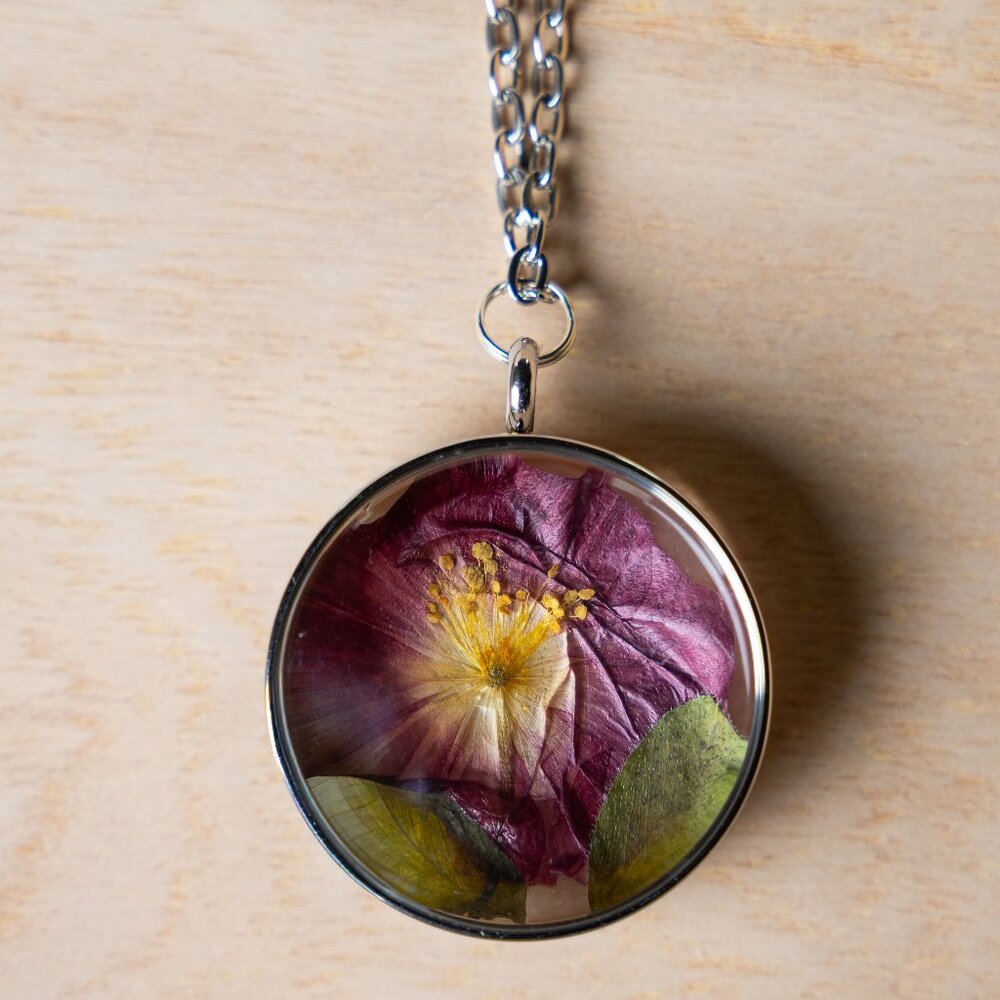 3D Handmade Birth Month pressed Flower Necklace: August